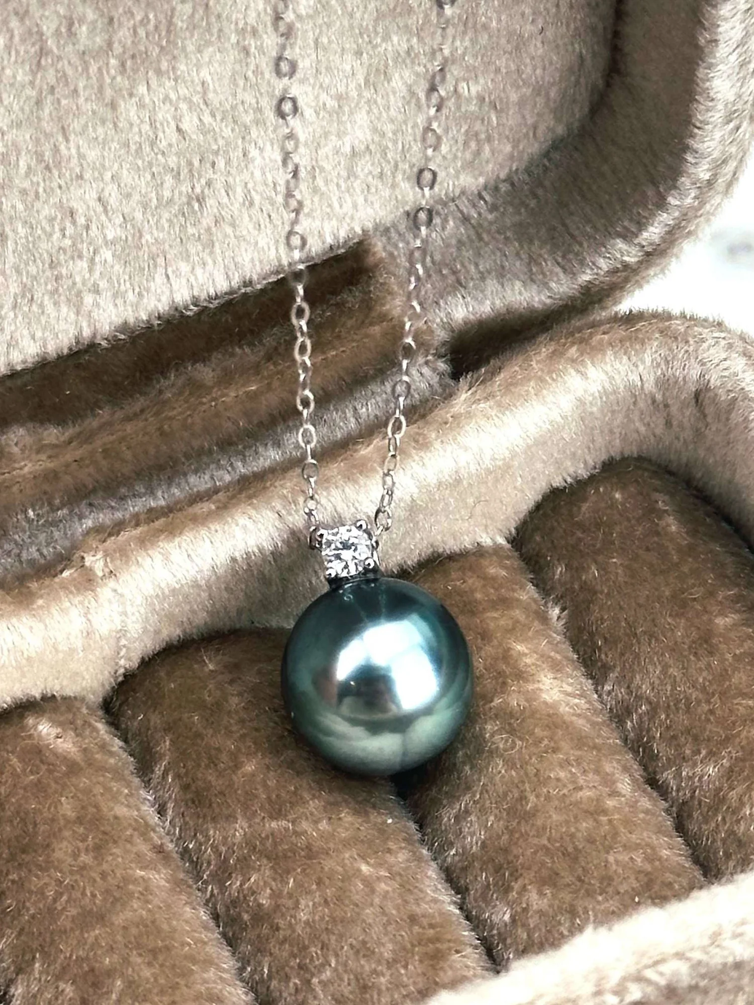 Tahitian Pearl Pendant, 10–11 mm