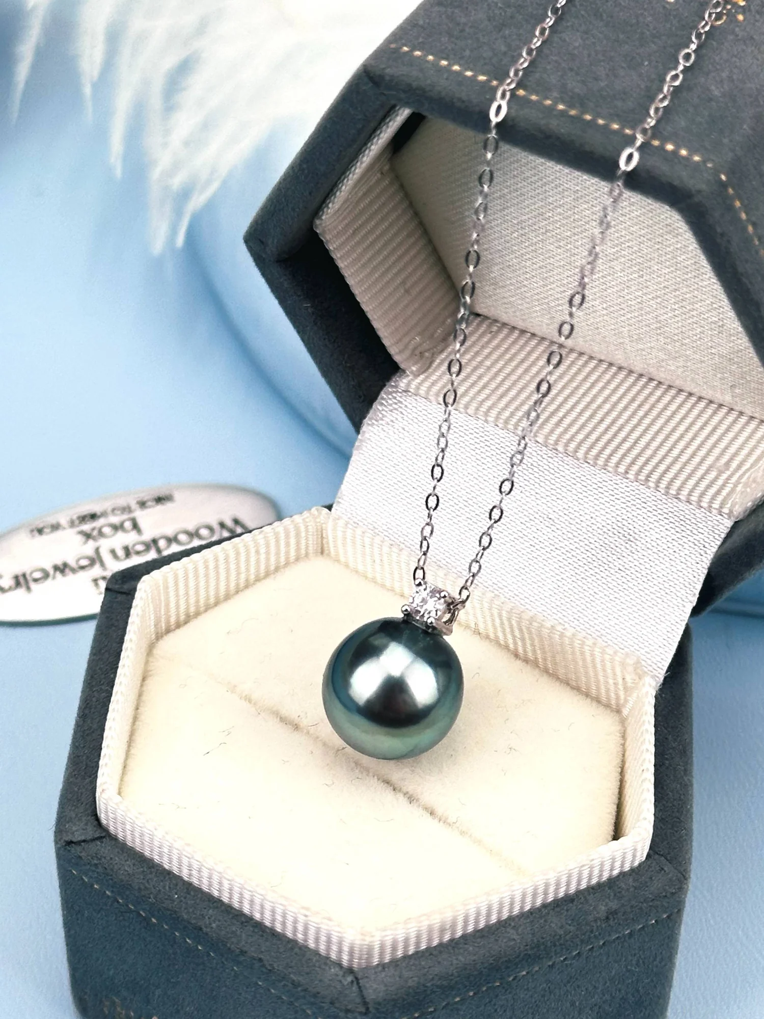 Tahitian Pearl Pendant, 10–11 mm